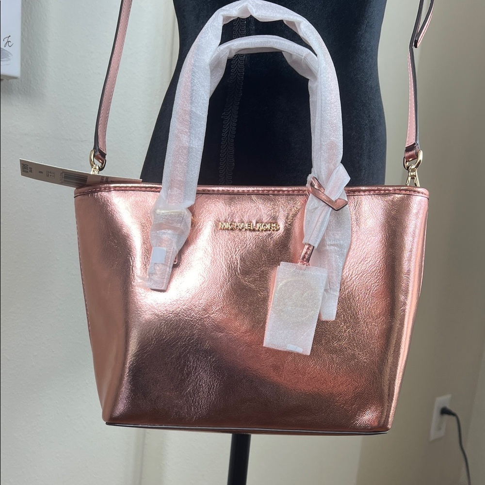 Michael Kors Metallic Pink Shoulder Bag - Picture 5 of 10